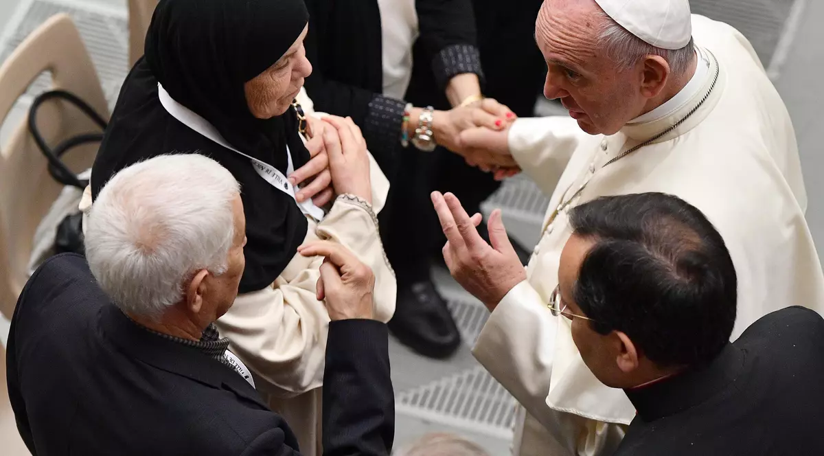 Papa Francisc a primit la Vatican zeci de rude ale victimelor atacului de la Nisa  | FOTO