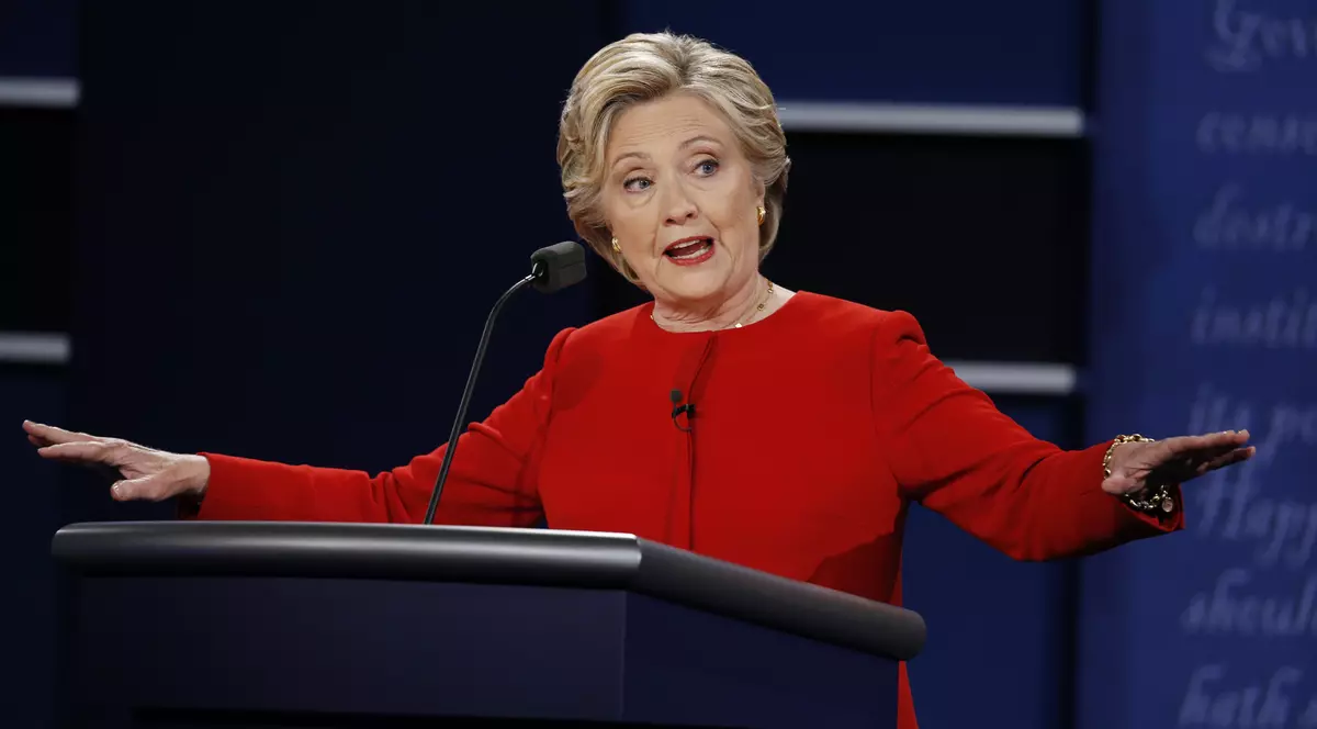 Hillary Clinton este acuzată că a furat mobilier de la Departamentul de Stat