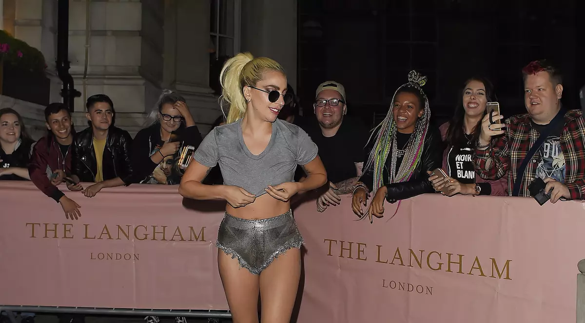 Lady Gaga suferă de sindromul de stres posttraumatic