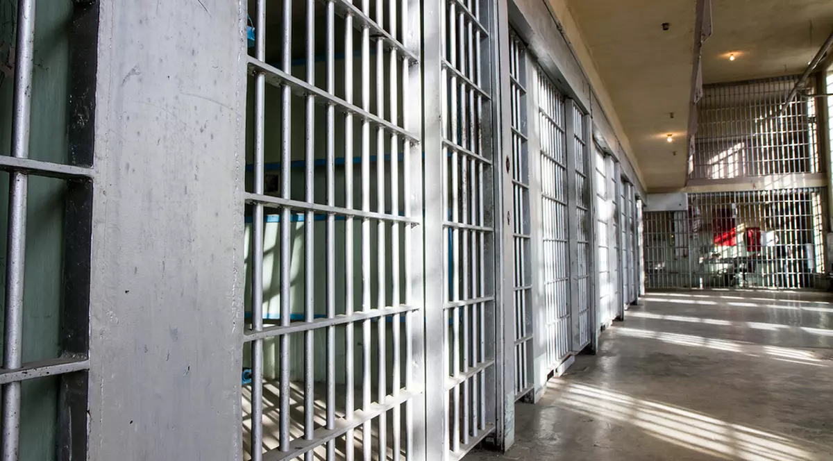 şi-a înscenat sinuciderea ca să evadeze din închisoarea din Franța