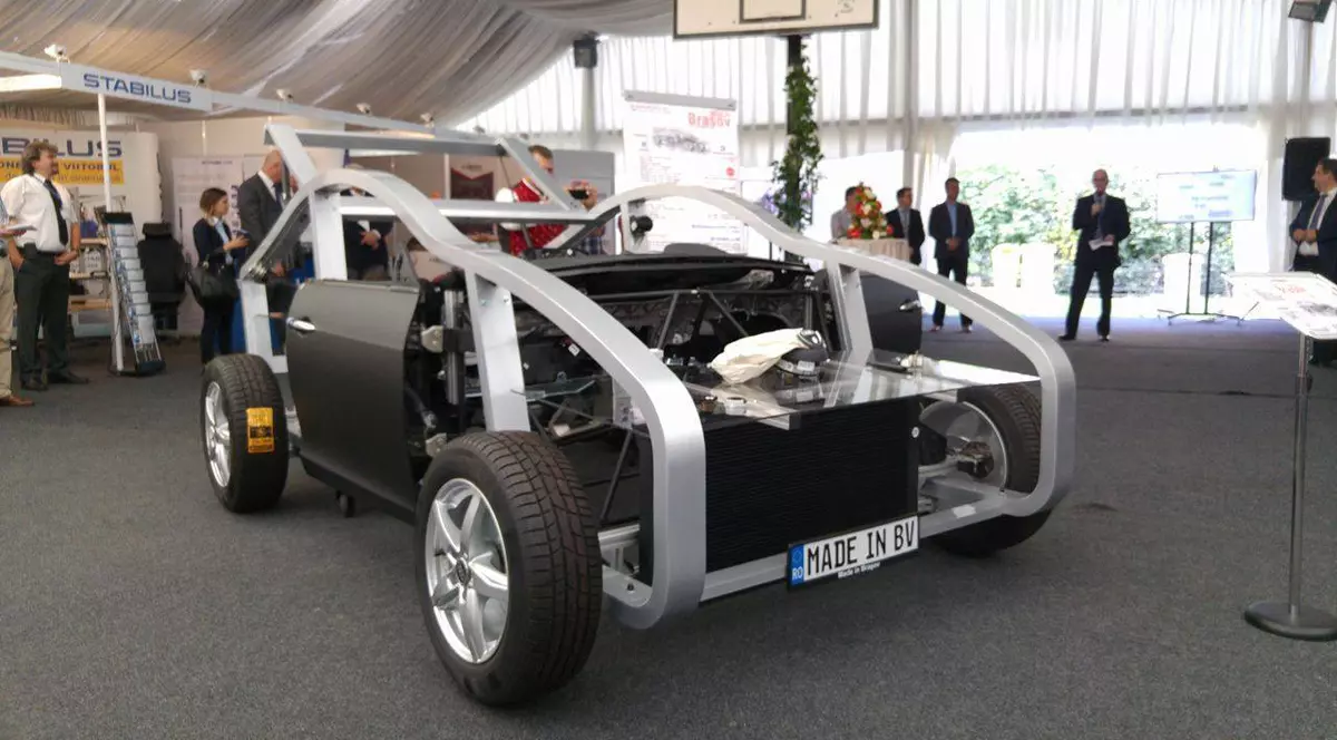 Mașina ”Made in Brașov” poate fi admirată la târg