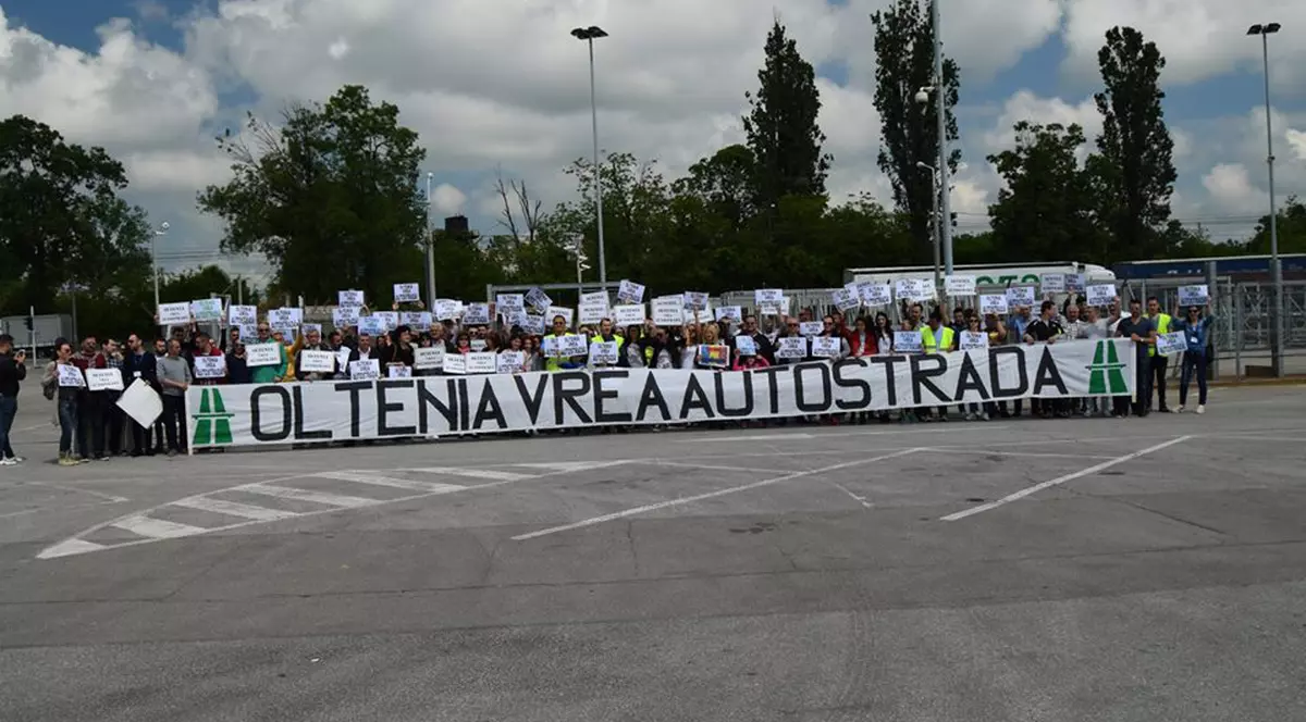 ”Oltenia vrea autostradă!” - Protest de amploare la Craiova | FOTO