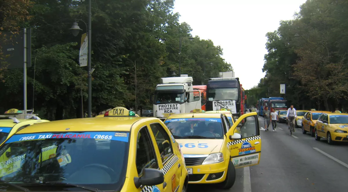 Transportatorii renunță la protest, după ce liderii lor s-au înțeles cu ASF