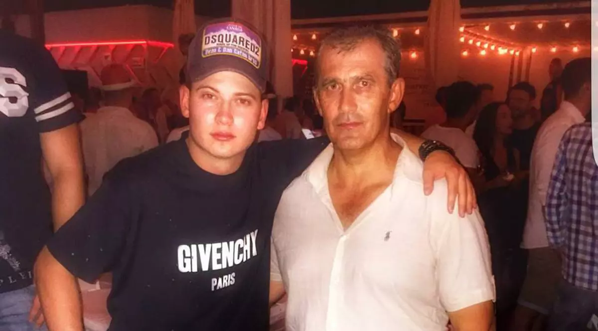 EXCLUSIV. Cel mai bogat primar din România îi sfidează pe anchetatori. Și-a etalat mita în parcare