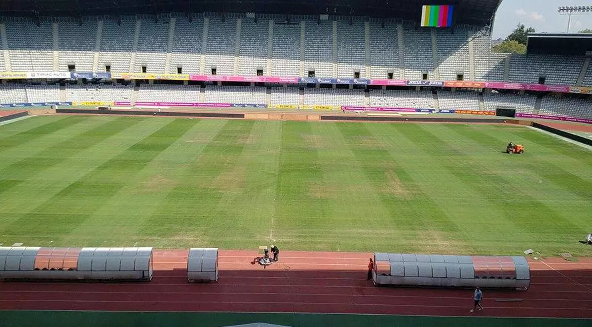 România - Muntenegru (duminică, ora 21.45, TVR 1, LIVE BLOG pe libertatea.ro). Așa arată terenul de la Cluj, în preziua meciului. Ne facem de râs? EXCLUSIV