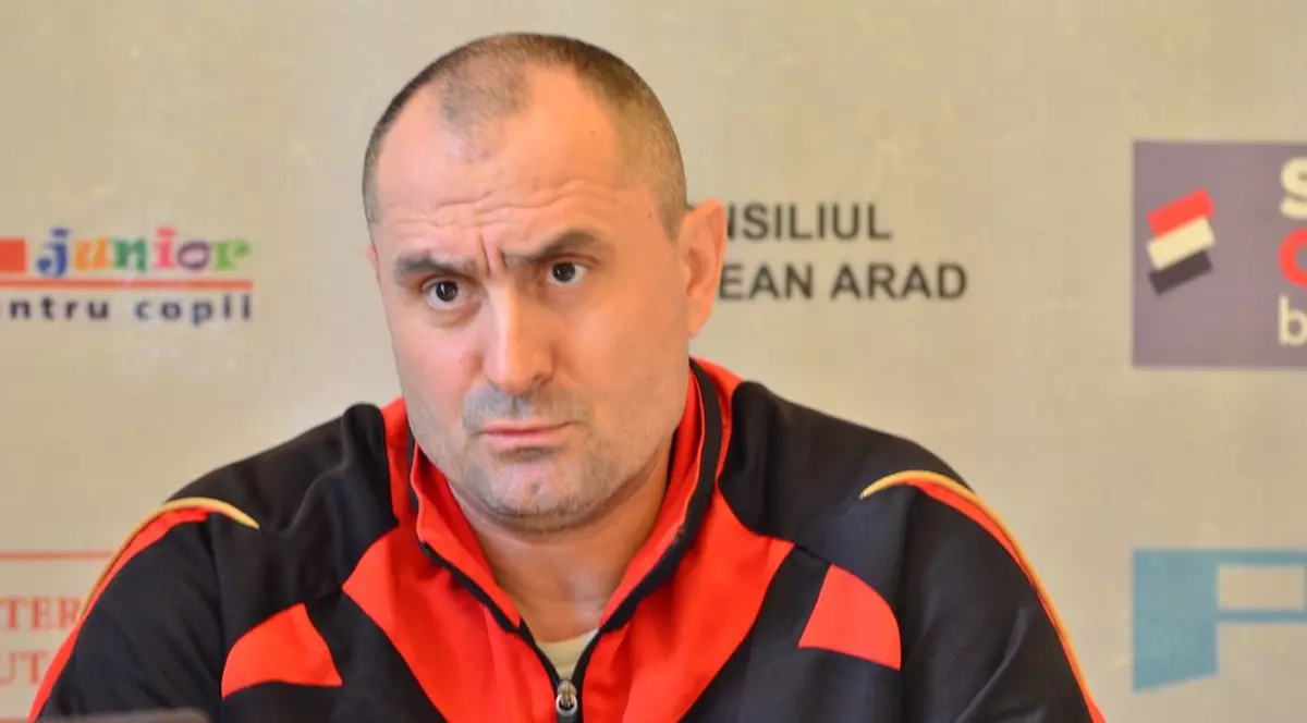 Liga 2. FC Braşov joacă vineri derby-ul cu UTA. Cum l-a ratat Nevio Scala pe ”stegarul“ Roland Nagy