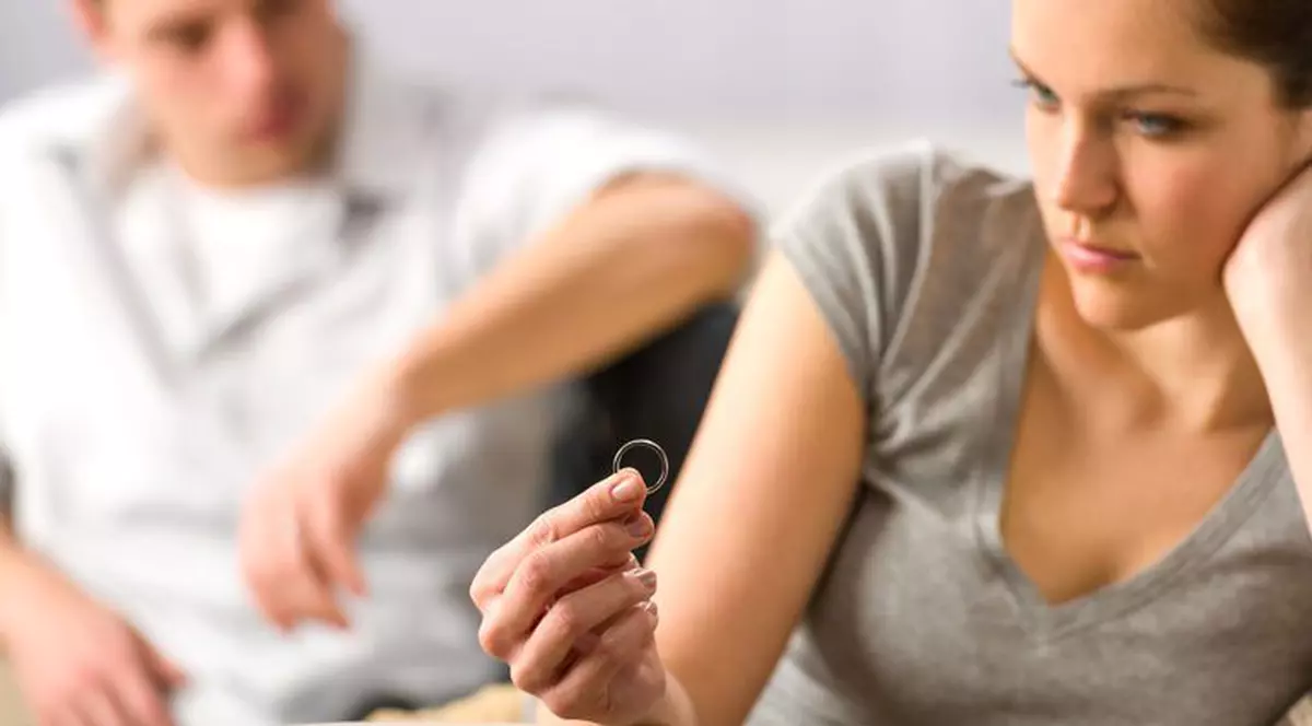 Adela vă sfătuiește în sex și iubire. ”M-am îndrăgostit de un bărbat însurat, dar el s-a răcit de mine și, acum, postează poze cu soția lui”