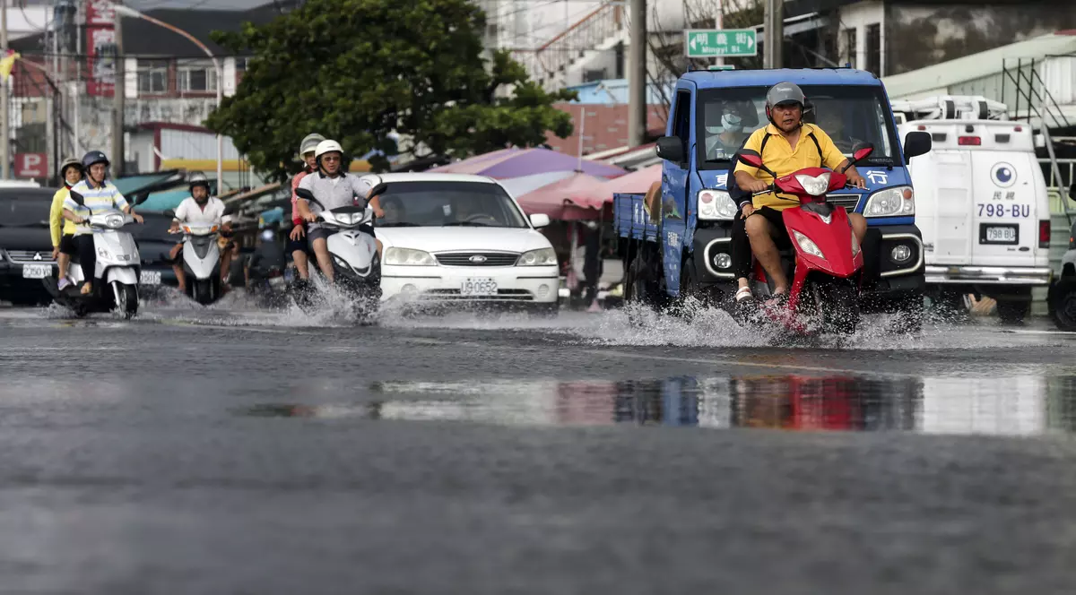 Taifunul Megi a ucis cinci persoane și a rănit alte 329 în Taiwan