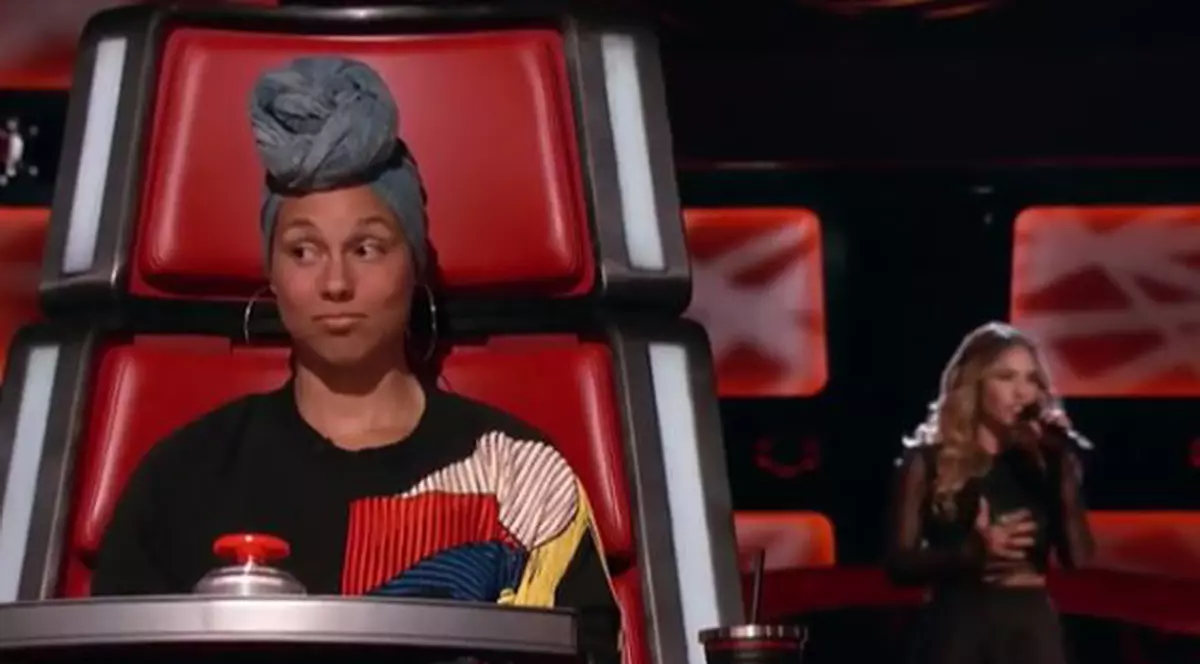 Surpriză de proporţii la emisiunea The Voice. O concurentă a lăsat juraţii fără cuvinte | VIDEO