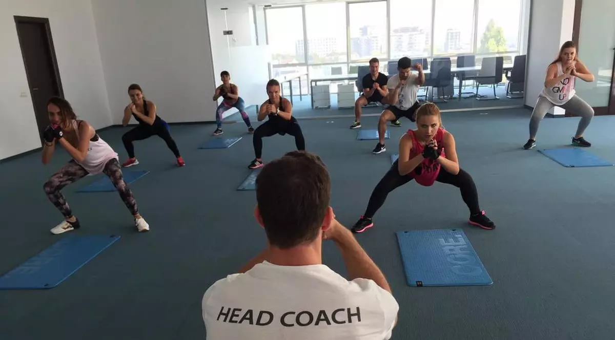 Campionul Florin Neby luptă împotriva sedentarismului! Vezi ce soluţie ingenioasă a găsit pentru corporatişti!