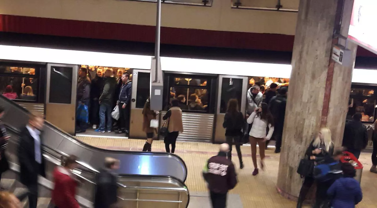 Fanii FC Zurich au luat metroul cu asalt, înainte de meciul cu Steaua. A fost nevoie de intervenția jandarmilor