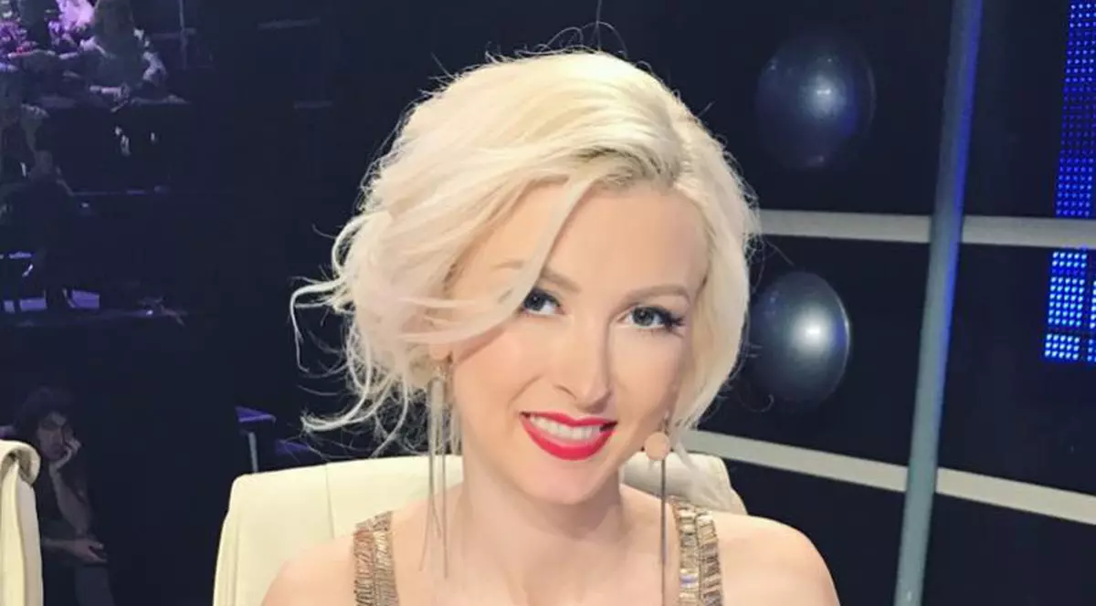 Andreea Bălan și-a schimbat look-ul la o lună de când a născut