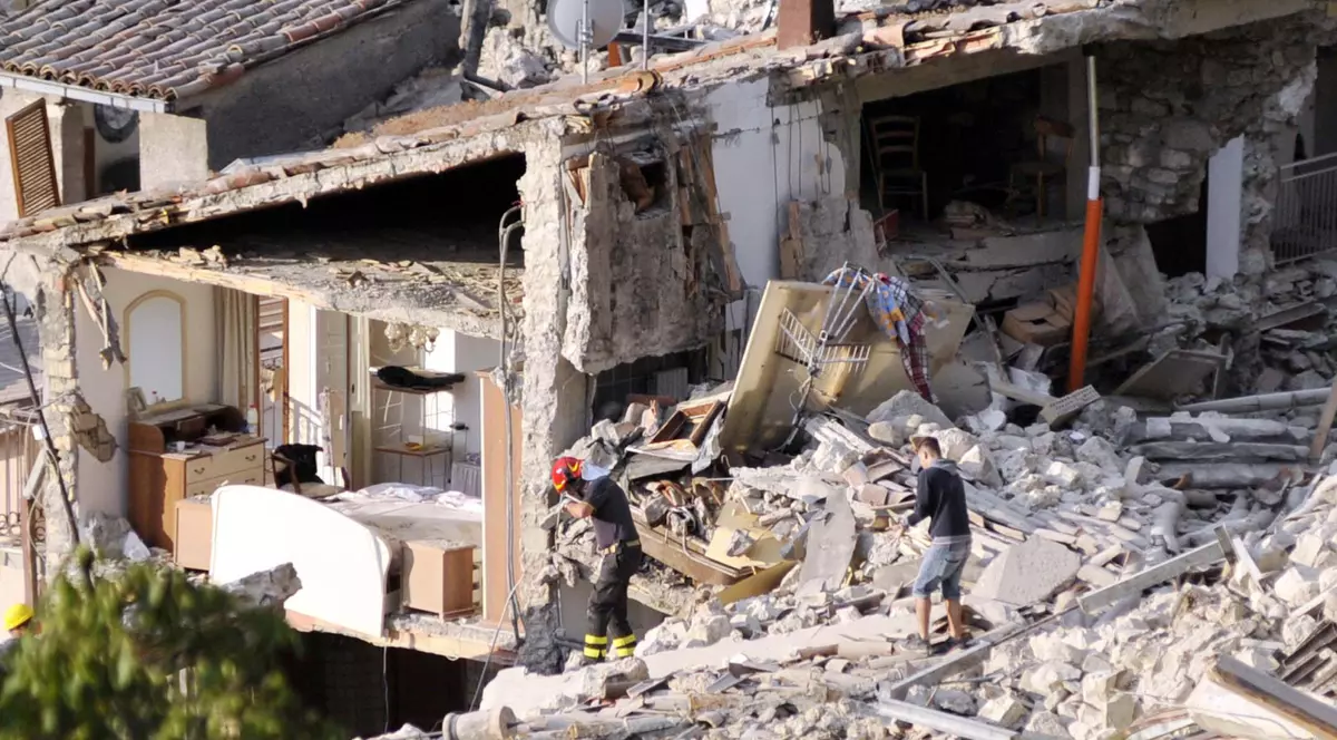 Orașul Arquata del Tronto a fost distrus complet dupa cutremurul de duminica din italia