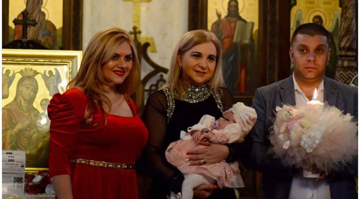 EXCLUSIV/ Carmen Șerban a botezat o fetiță și a spart 10.000 de euro ca nașă! A întrecut-o pe Prodanca