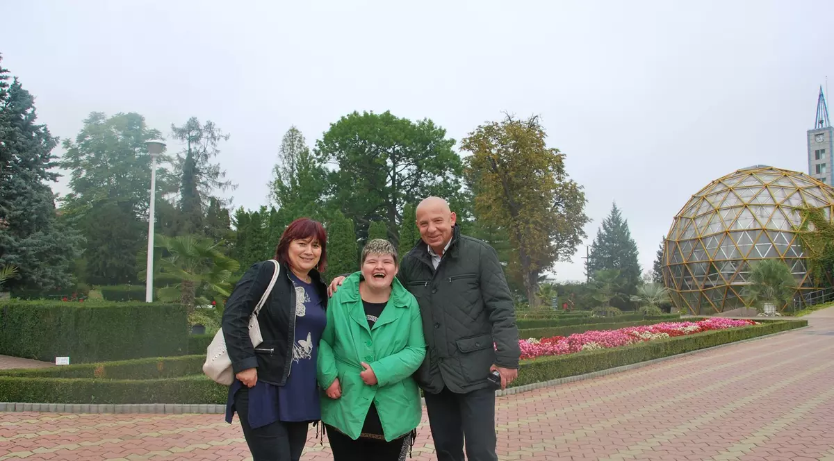 Împreună și la greu. Familia de excepție care a rămas unită, deși a fost vecină cu moartea