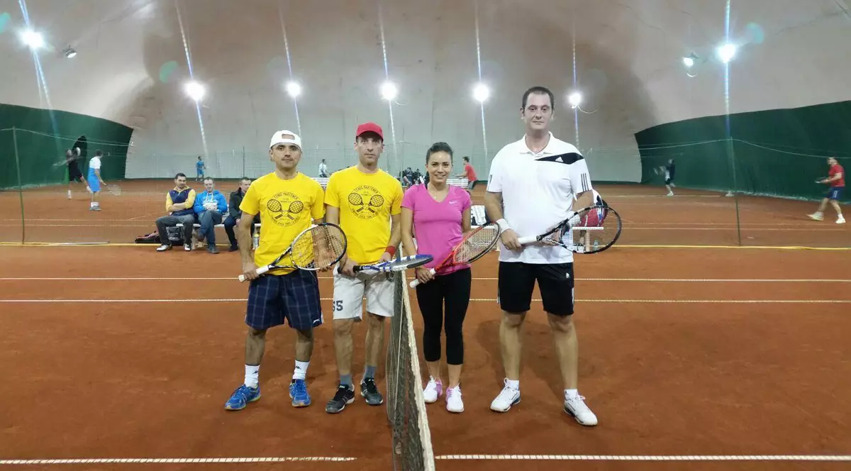 România Joacă Tenis la Dublu. Pasiune la cote maxime în simultanul de turnee / GALERIE FOTO