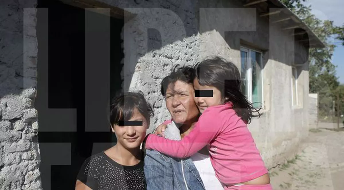 EXCLUSIV / Angela Lican, femeia grațiată de Traian Băsescu, duce o viață de refugiată împreună cu cei cinci copii ai ei