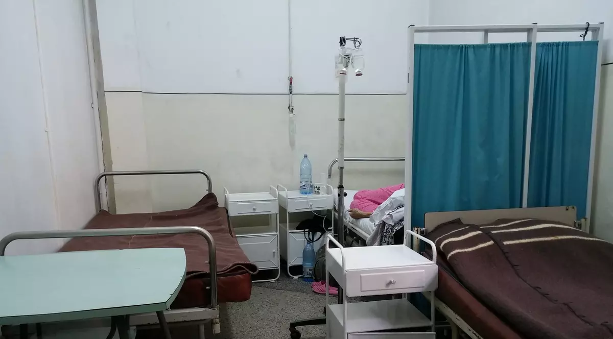 a amenintat cu moartea medicii din spital