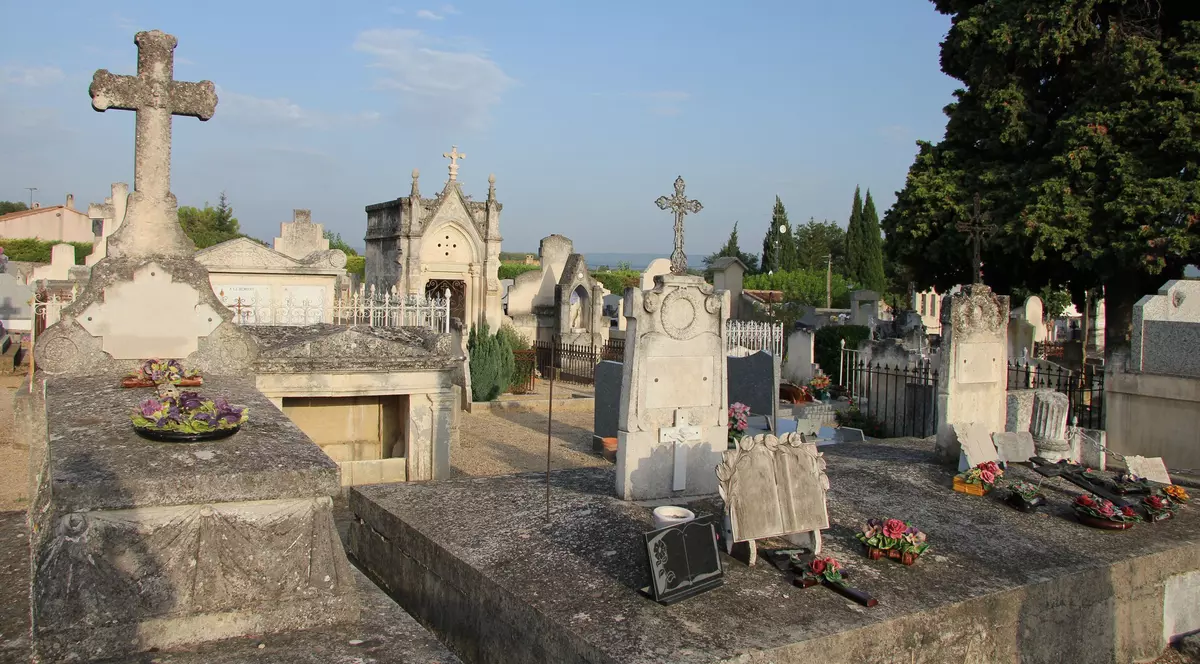 LIBERTAEA TE AJUTĂ: Loc de veci gratuit, pentru veteranii de război