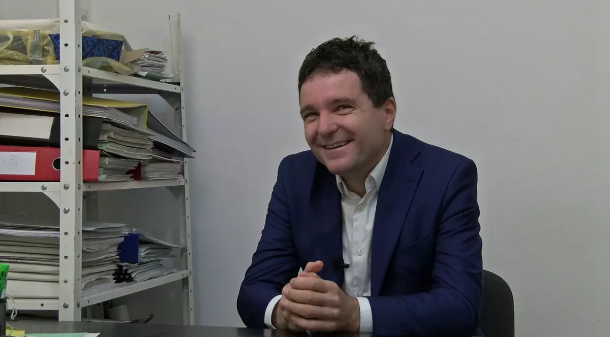 cei care au probleme cu justiţia să nu mai ocupe funcţii publice