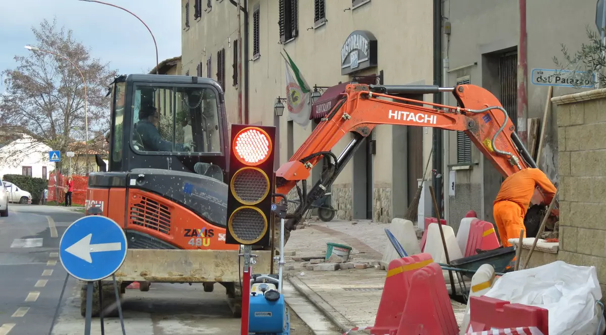 LIBERTATEA TE AJUTĂ: O firmă de construcții mi-a blocat poarta. Ce fac?