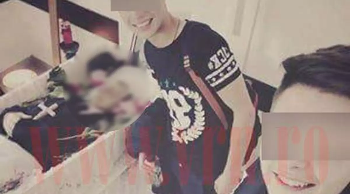 Selfie lângă sicriu