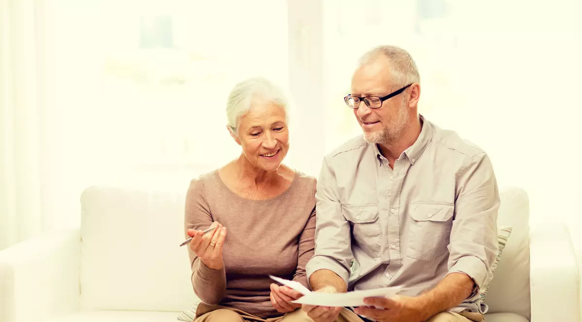 Puţin pentru unii, dar mult pentru alţii: Tăierea taxelor înseamnă 7 franzele în plus pe lună!