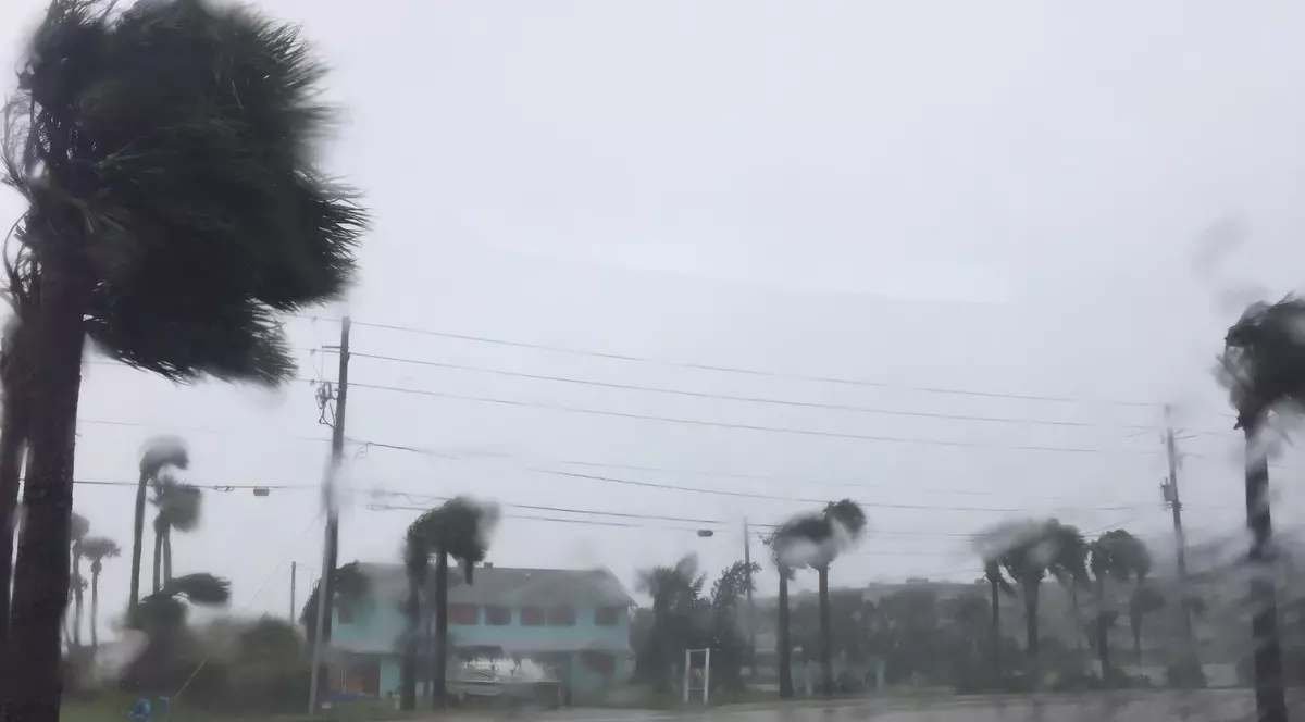 Uraganul Matthew a ajuns vineri pe coasta de est a Floridei