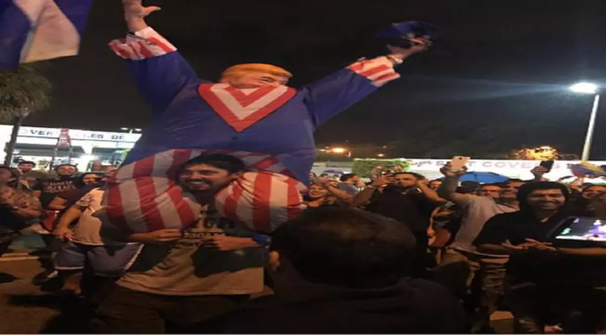 CUbanezii din Florida au ieșit pe străzi pentru a-și manifesta bucuria după anunțul morții lui Fidel Castro