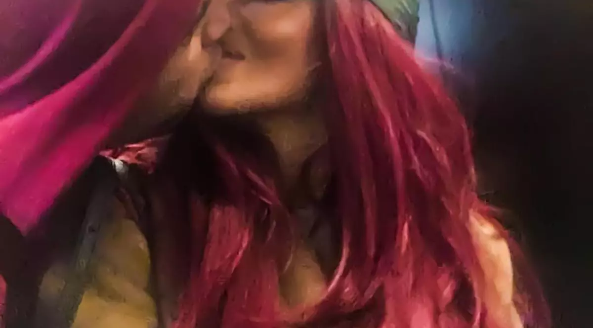 Oana Zăvoranu și soțul ei, romantici în lift. Au renunțat total la inhibiții