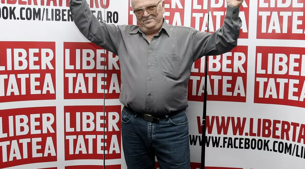 Marea Dezlipeală i-a adus premiul cel mare de 10.000 de lei. ”Am fost atât de fericit încât mi-am luat soția în brațe și am sărutat-o cu foc!”