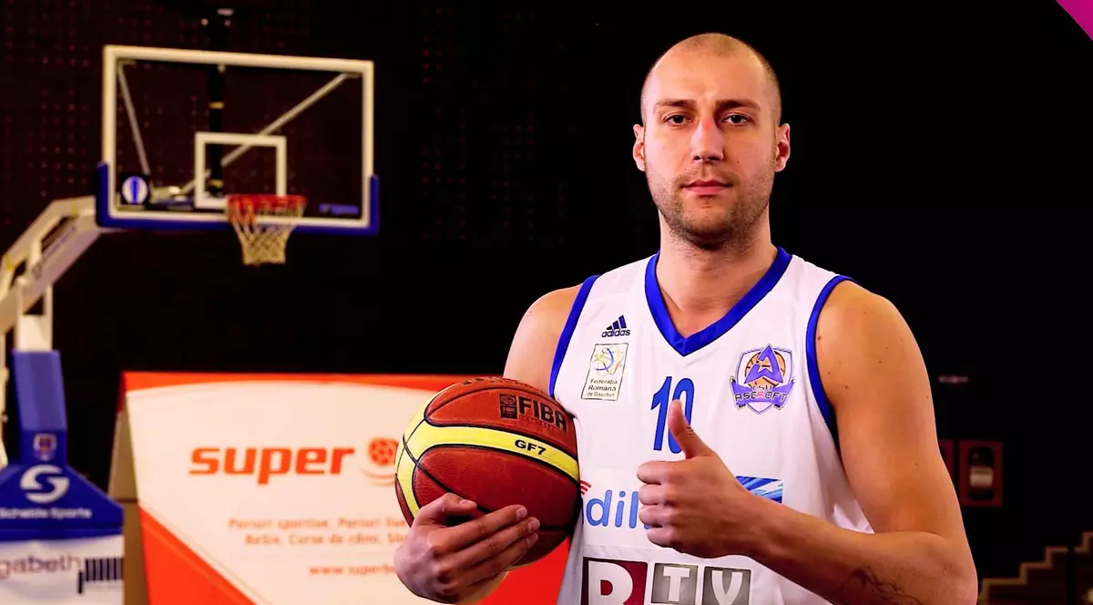 Baschetbalistul Cătălin Burlacu şi Clubul Sportiv Municipal Ploieşti au reluat colaborarea