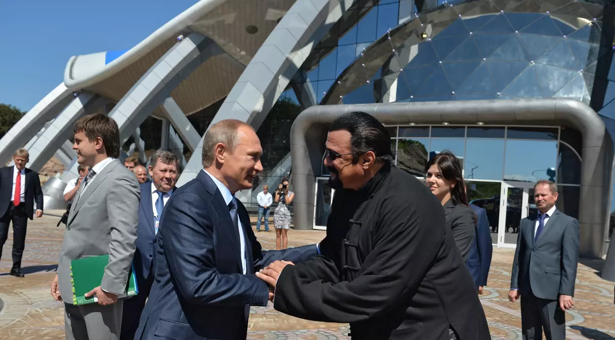 Steven Seagal si Putin la Vladivostok