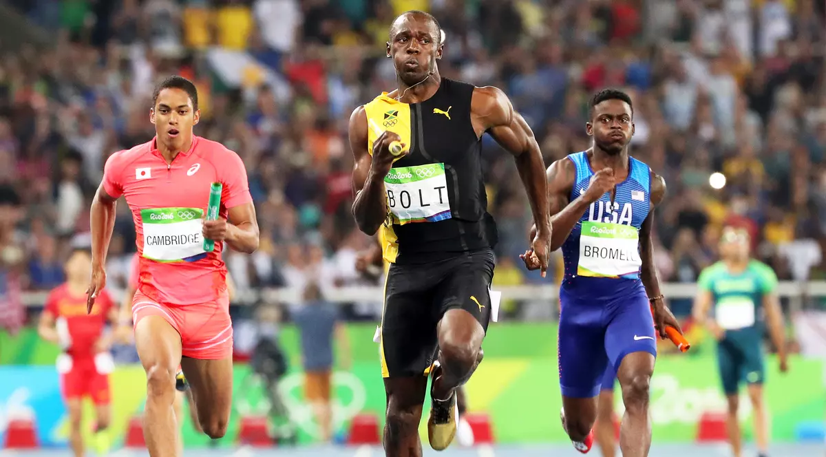 Usain Bolt (centru) se află în fruntea unei curse la Jocurile Olimpice de la Rio de Janeiro. (FOTO: EPA)
