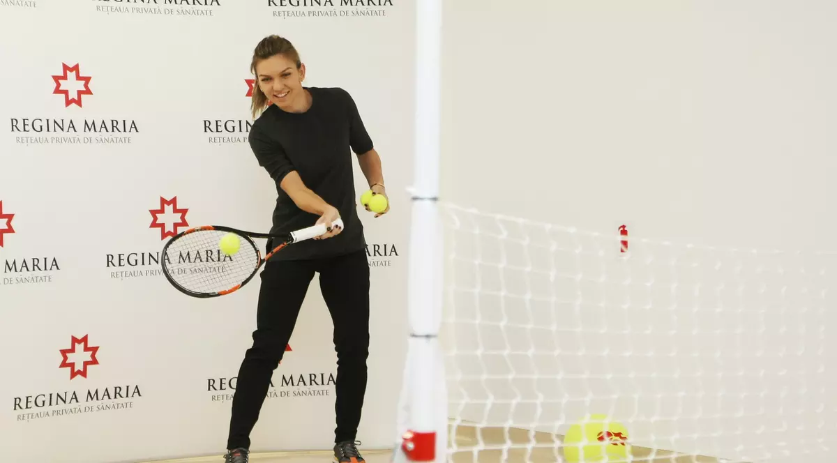 Simona Halep și racheta ei magică FOTO: Vlad Chirea