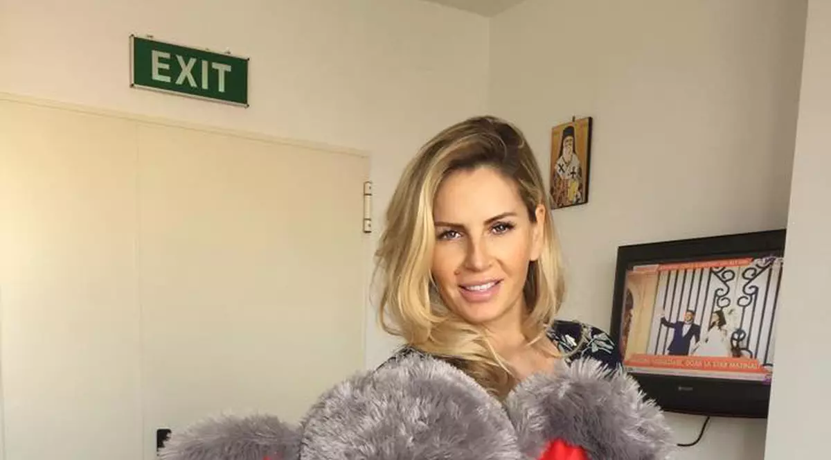 Andreea Bănică, dureri cumplite după naștere. I s-a blocat genunchiul