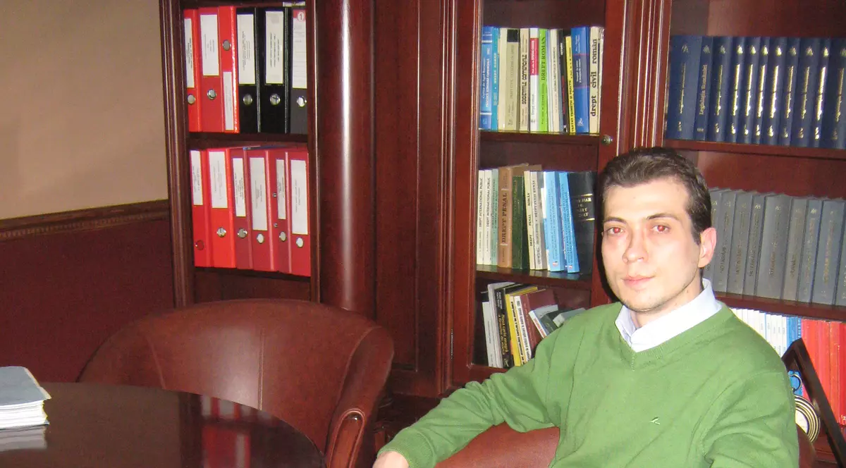 EXCLUSIV. Bancherul sinucigaș s-a umplut de datorii. S-a lăsat de jocuri de noroc, dar are de plătit mulți bani