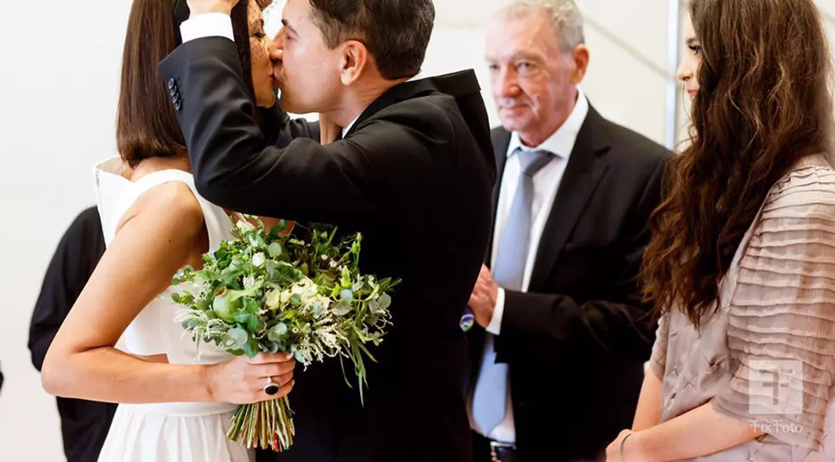 EXCLUSIV/ Andreea Berecleanu și-a uimit invitații la nuntă. Tort cu 5 etaje și mult... popcorn
