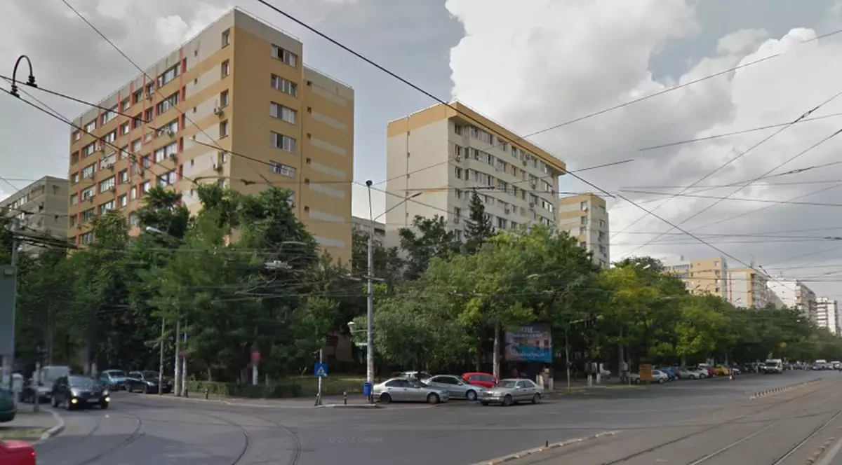 Specialiștii avertizează: În București au fost reabilitate termic blocuri şubrede pe interior