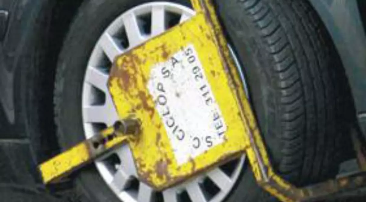 Fără roți blocate la mașinile din Constanța! Un avocat a învins Consiliul Local