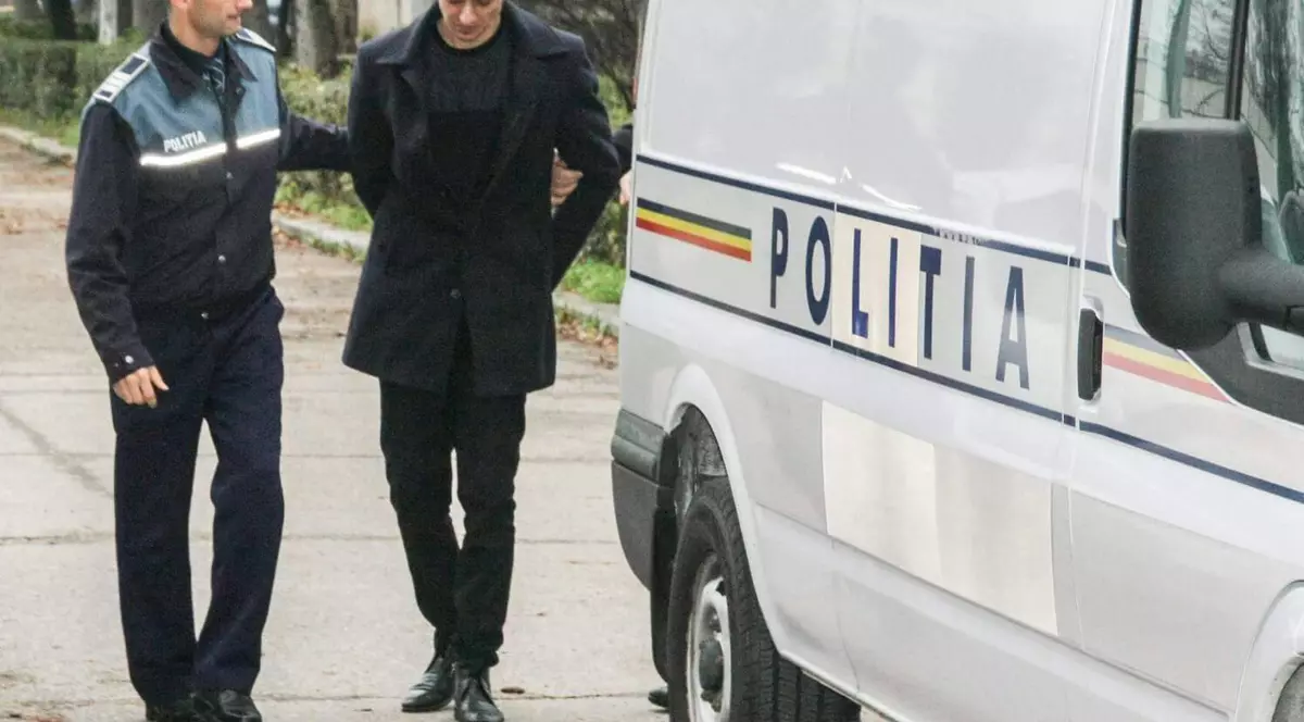 Un bărbat din Argeș e bănuit că și-a omorât tatăl în bătaie și a încercat să ascundă crima. Tânărul a fost reținut de polițiști