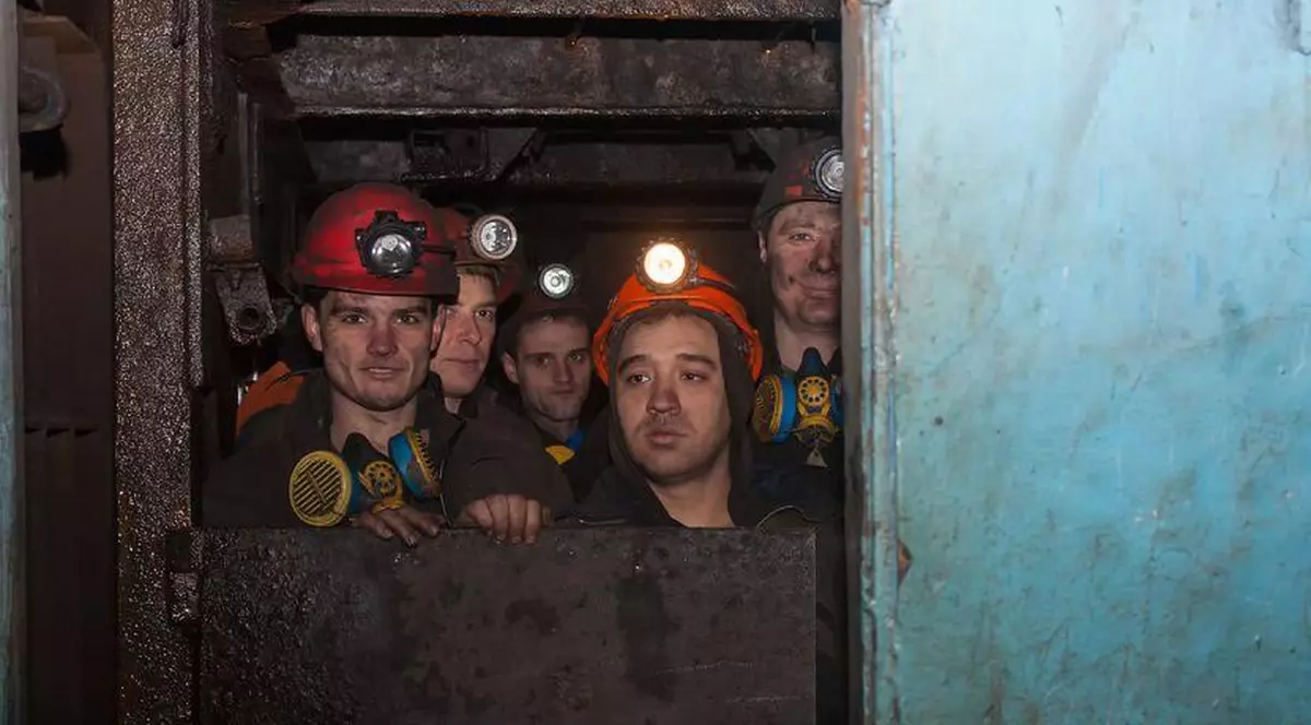 ”Țării cât mai mult cărbune”. Povestea tragică a cărbunelui românesc, de la sutele de mii de angajați din comunism la colapsul de acum