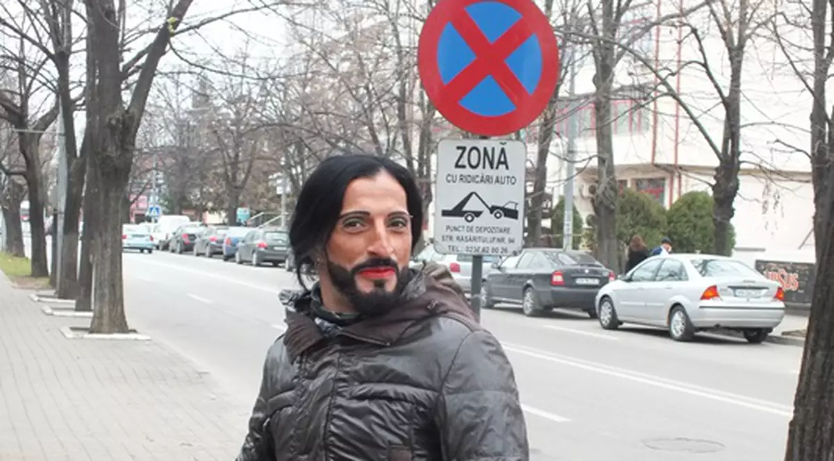 Conchita are o sosie în județul Vrancea. Are barbă și se prezintă Ioana