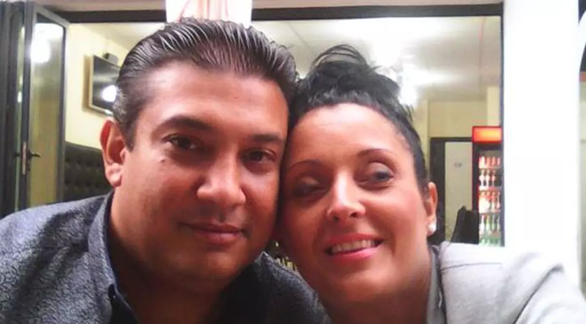 Și-a ucis iubita cu 10 de lovituri de cuțit, dar statutul de deținut îi priește. A ajuns vedetă în închisoare