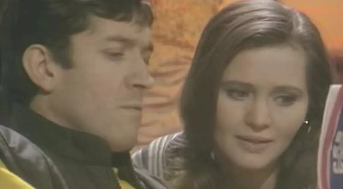 Diana Lupescu, alături de soțul ei, Mircea Diaconu, într-o scenă de film, în tinerețe