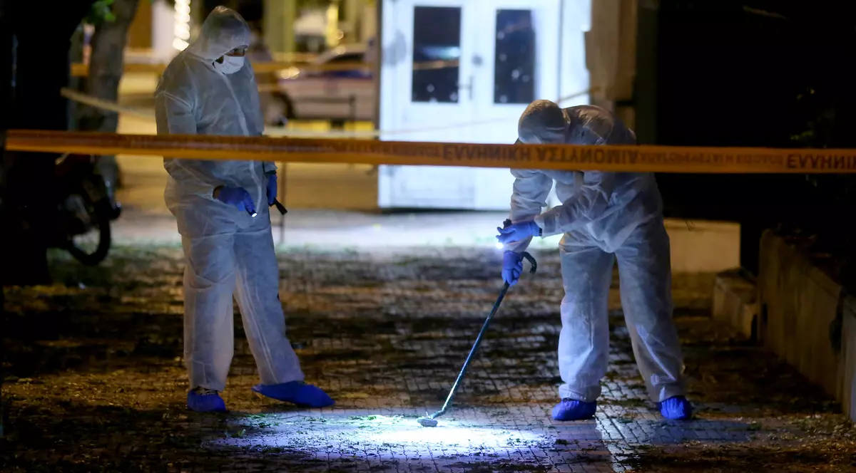 Grenadă aruncată asupra ambasadei Franței la Atena