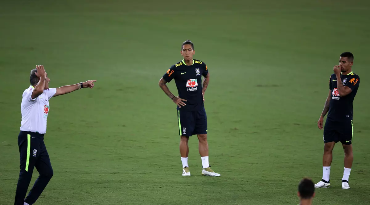 Perù-Brazilia 0-2. Seleção strălucește cu Tite. A egalat un record de pe vremea lui Pelé