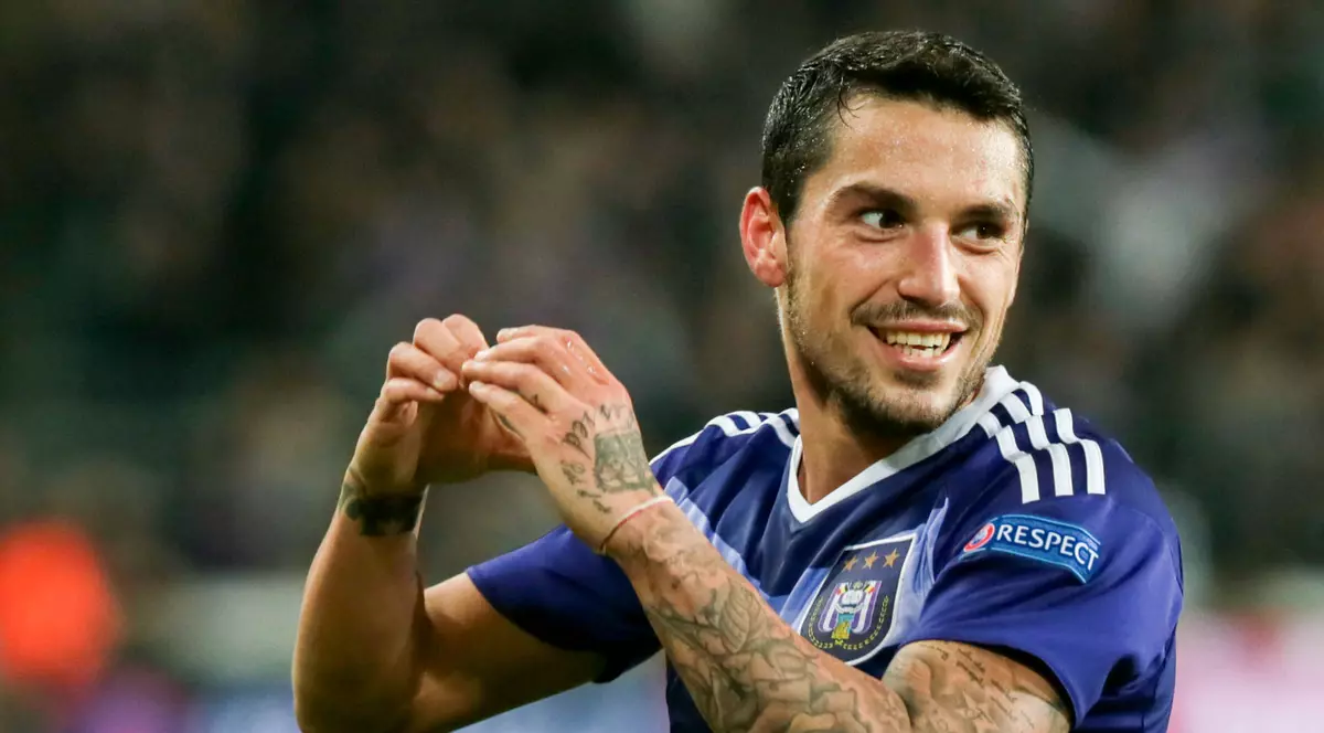 Revelionul fotbaliștilor este stropit cu alcool. Nicolae Stanciu s-a transferat în 2016 la Anderlecht