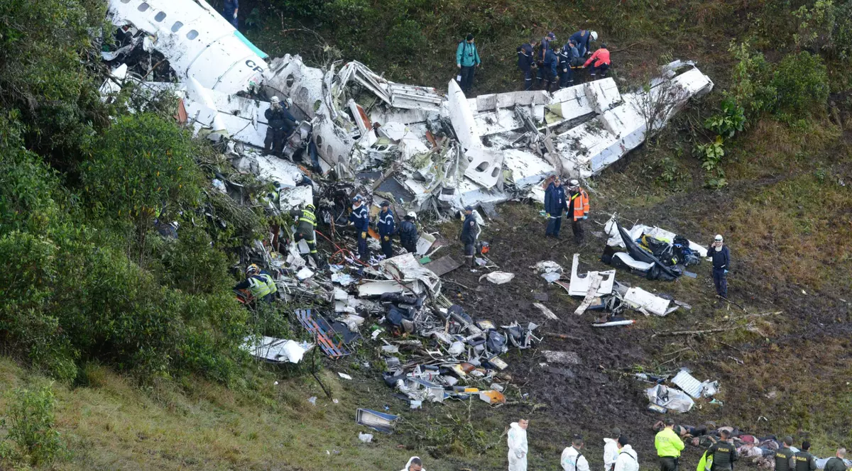 Avion de linie, cu 66 de persoane la bord, prăbușit în Iran