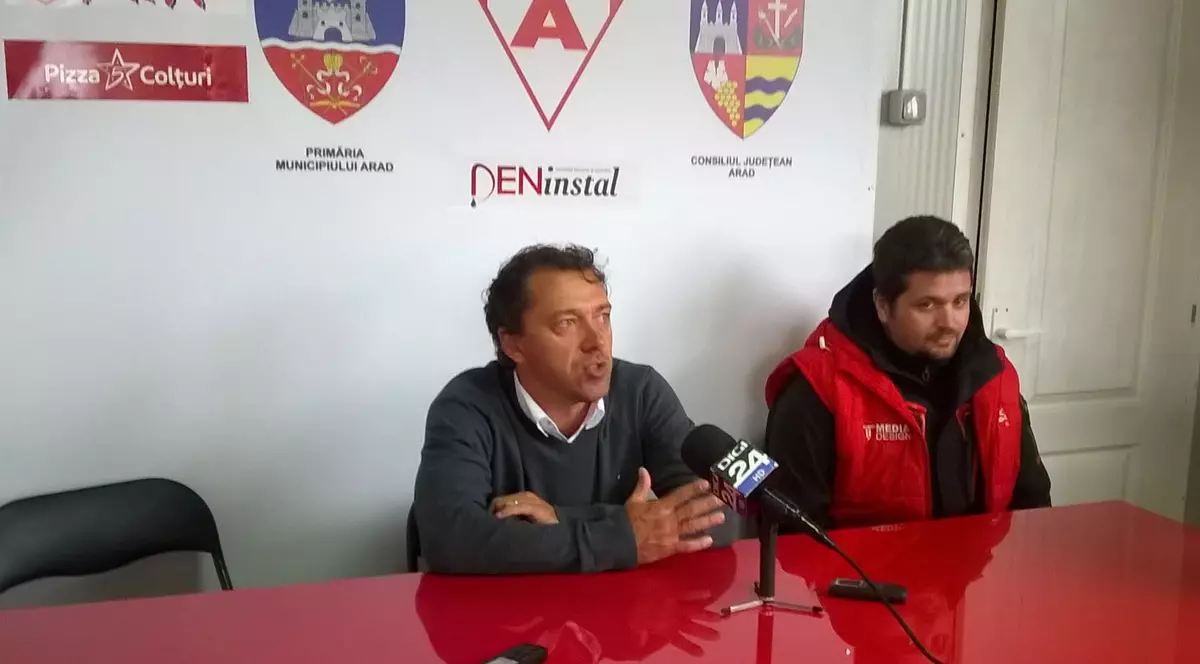 Laurențiu Roșu, antrenor UTA